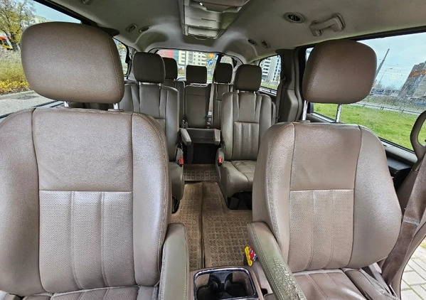 Chrysler Town &amp; Country cena 45000 przebieg: 345000, rok produkcji 2015 z Warszawa małe 106